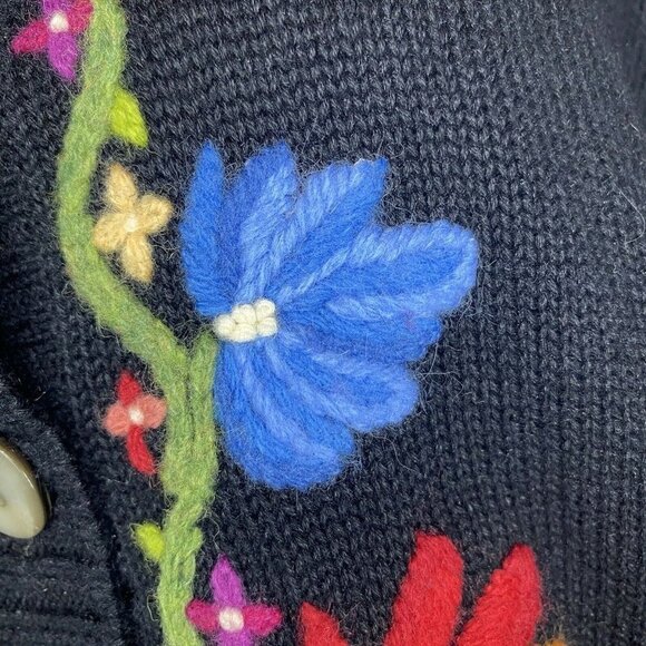 Susan Bristol Sz 1W 1X Cardigan Sweater Embroidered Flowers Black Button Front - Picture 3 of 4